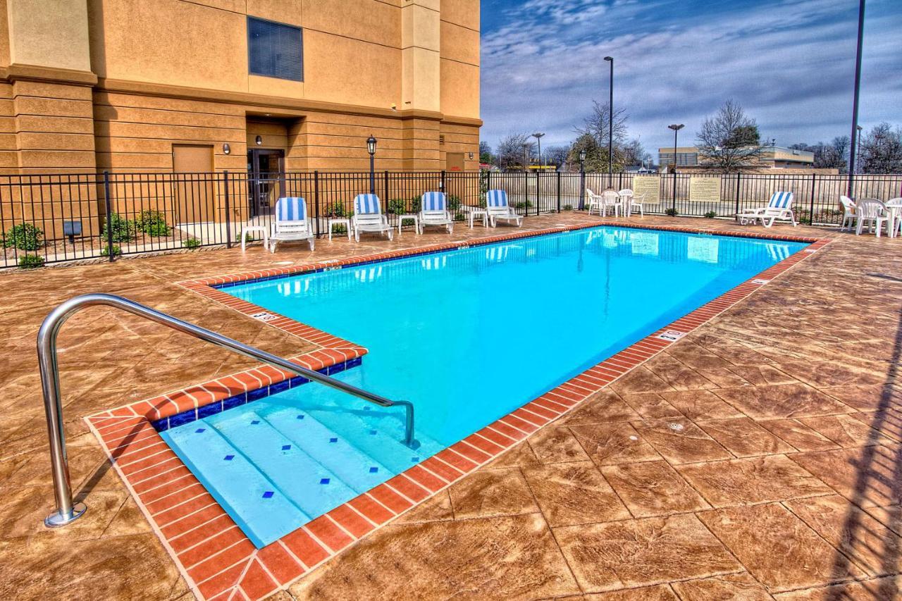 Hampton Inn Clarksdale, Ms Екстериор снимка